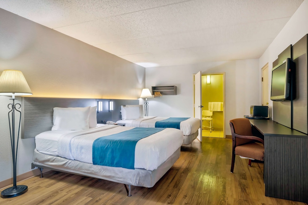 Deluxe Room, 2 Queen Beds, Accessible, Non Smoking photo 1