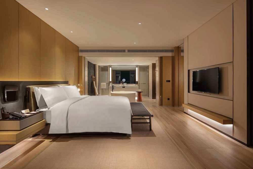 Deluxe Suite, 1 Bedroom, Pool Access