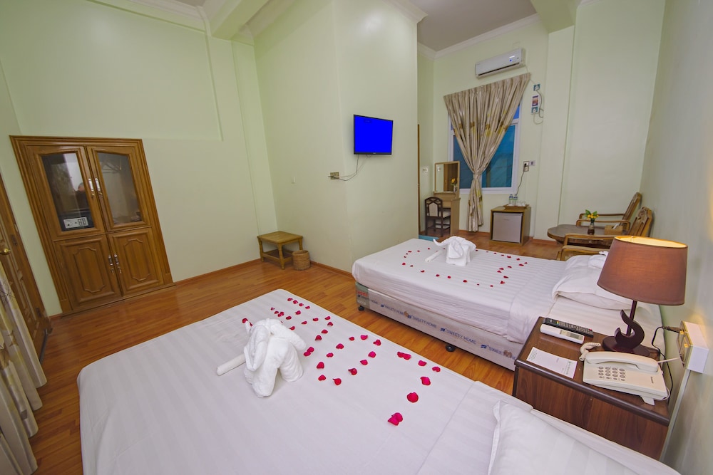Deluxe Double or Twin Room, 1 Double or 2 Twin Beds, Non Smoking, City View photo 1