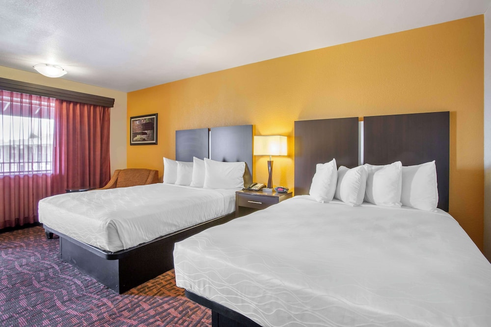 Standard Room, 2 Queen Beds, Accessible, Non Smoking - Photo 2