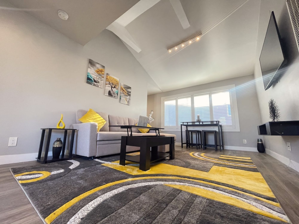 Signature Condo photo 3