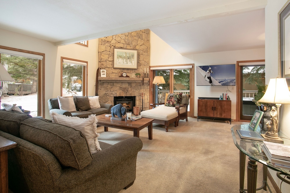 Townhome, 4 Bedrooms