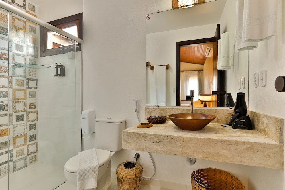 Quarto Triplo, com sacada, terreo, vista para o jardim