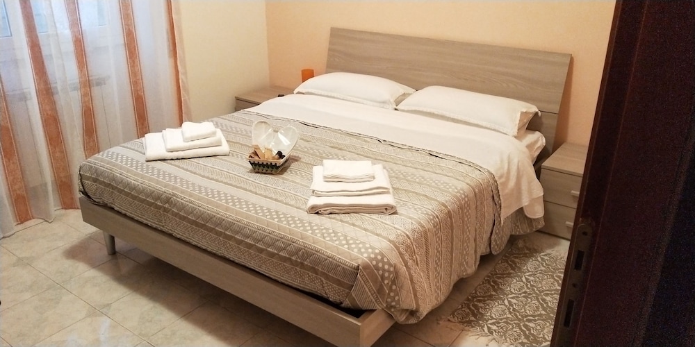 Standard Double Room, Private Bathroom, Garden View