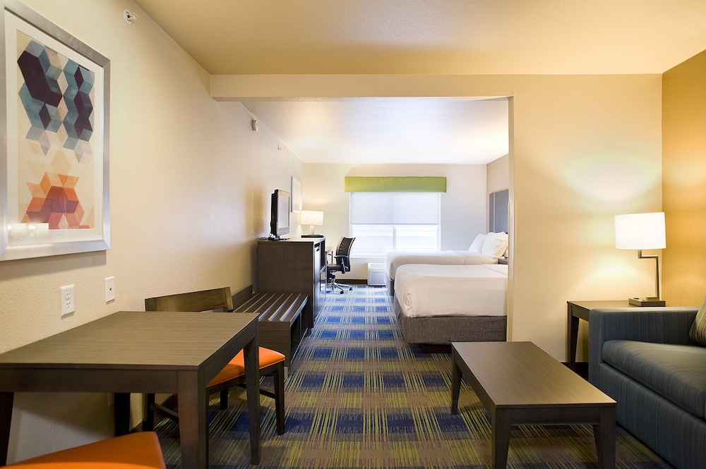 Suite, Multiple Beds photo 1