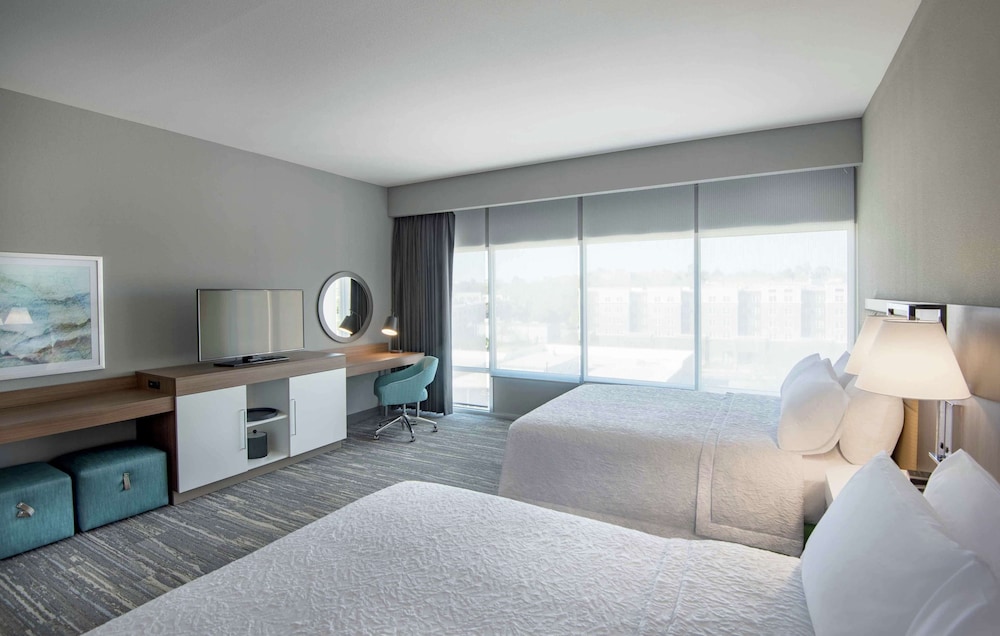 Room, 2 Queen Beds, Accessible, Bathtub photo 3