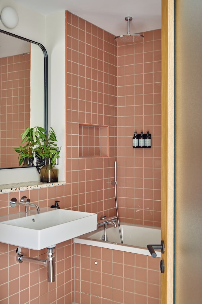Two Bedroom Terrace Suite - Photo 17