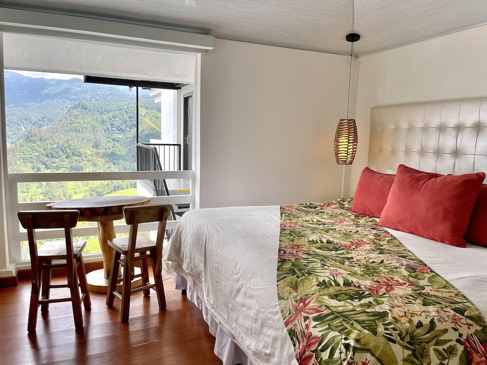 Superior Double Room, Mountain View (Bosque de Niebla)