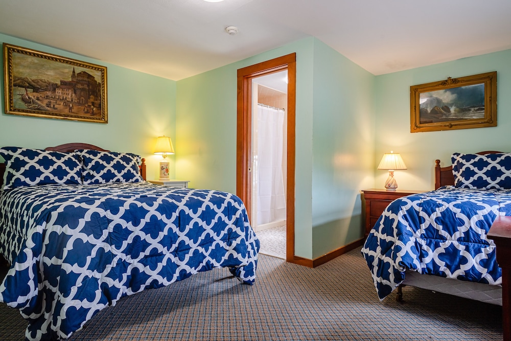 Room, 1 Double Bed & 1 Twin Bed, Private Bathroom (#51 Annex Building)