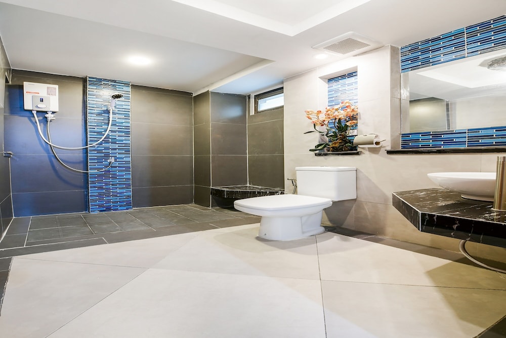 Suite - Photo 4