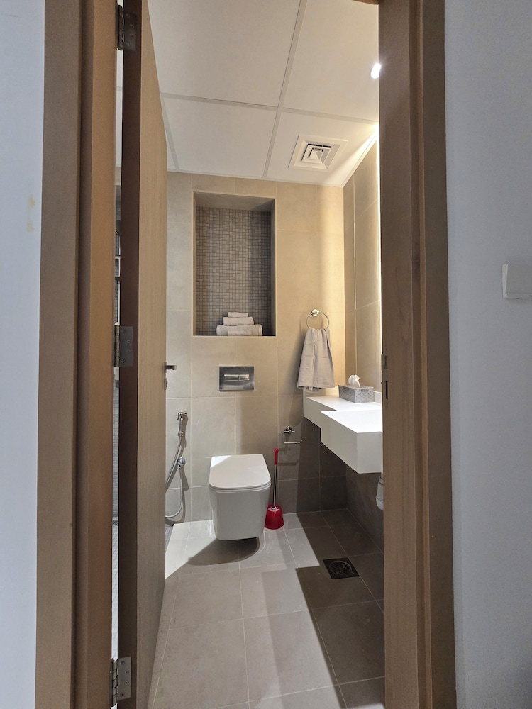 Junior Double Room, 1 Queen Bed, Non Smoking, City View photo 2