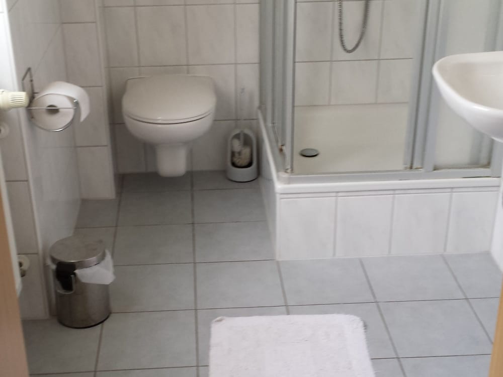 Standard Single Room, Ensuite photo 2