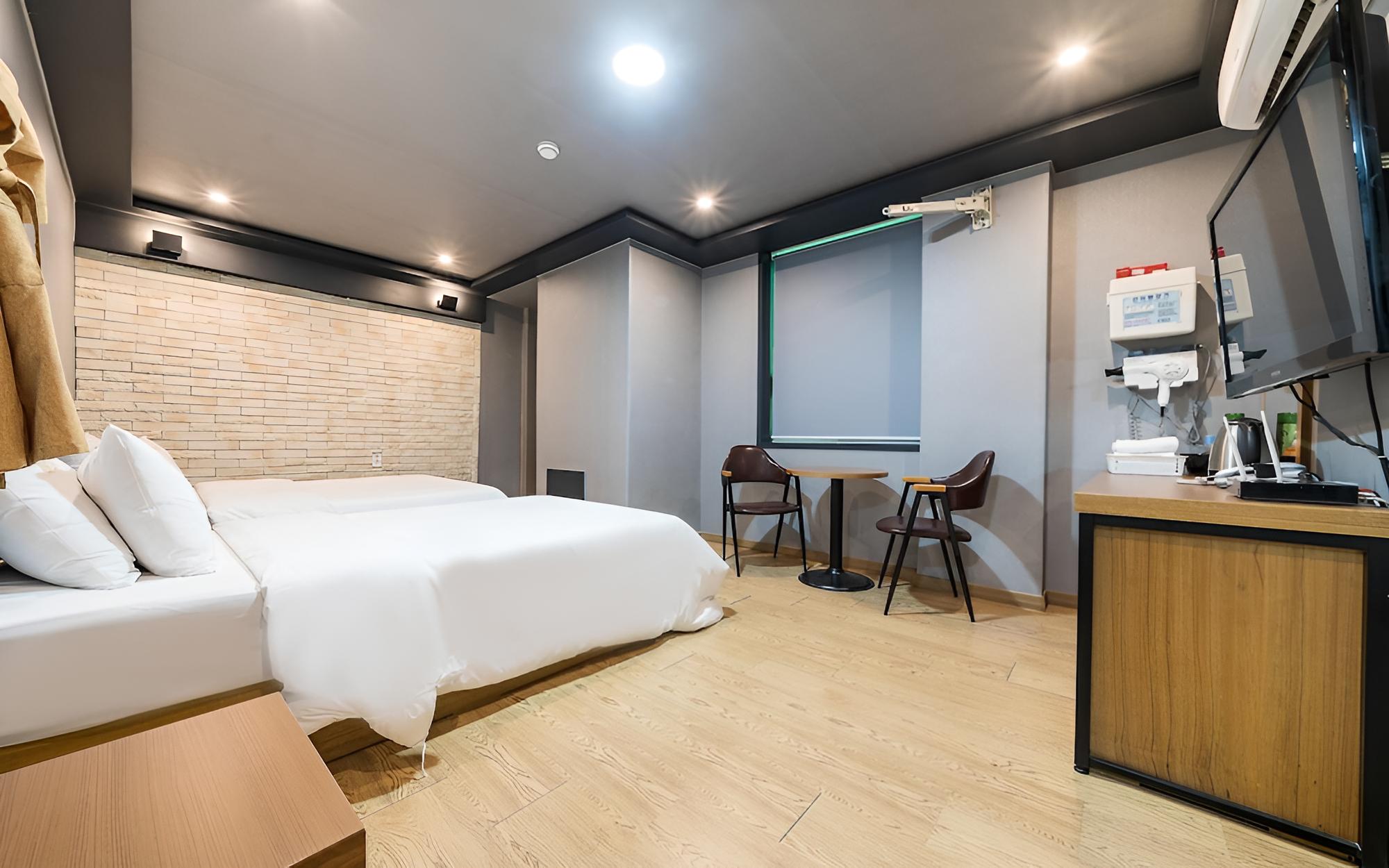 Room (Suite room (twin)) photo 2