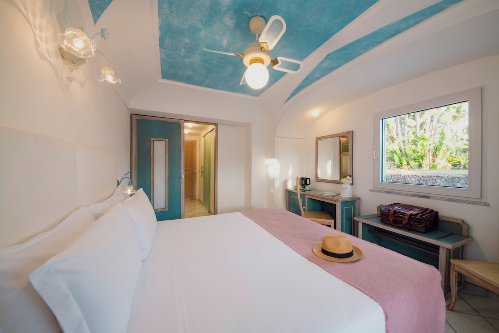 Classic Double or Twin Room, Patio