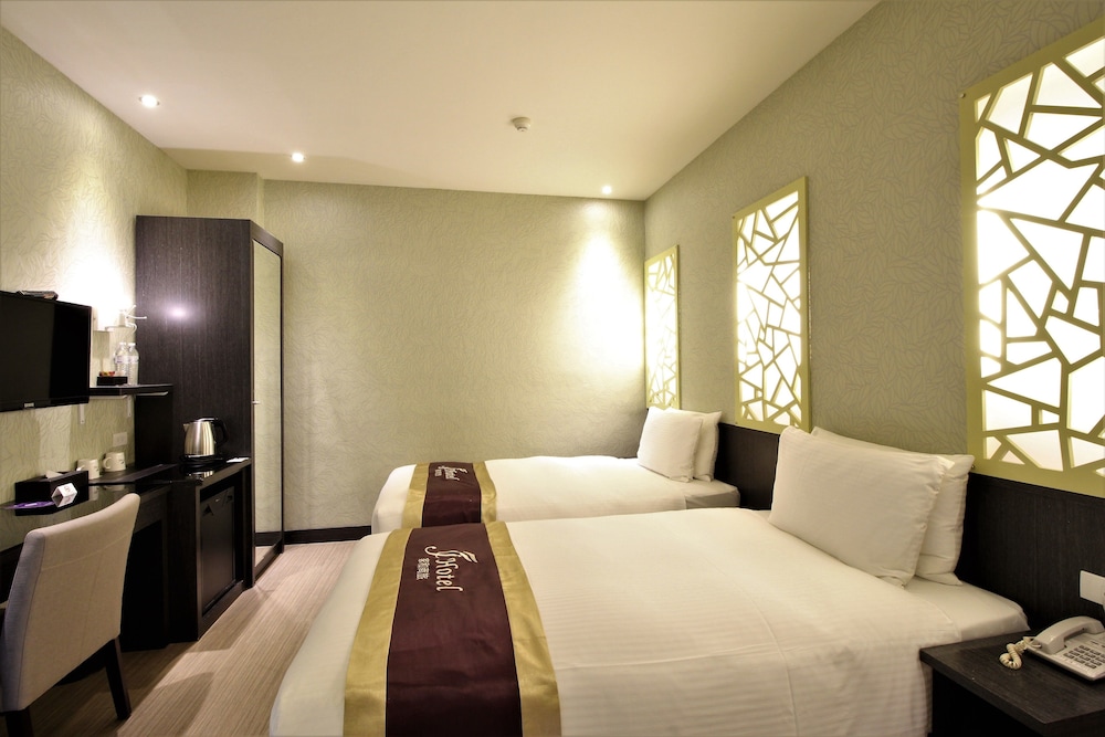 Premium Twin Room, 2 Twin Beds photo 3