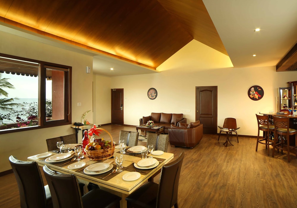 Family Room with Sea View photo 2