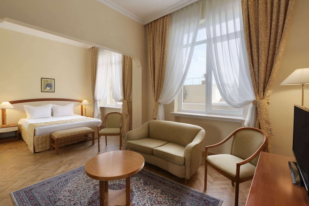Room, 1 King Bed, Non Smoking - Photo 1