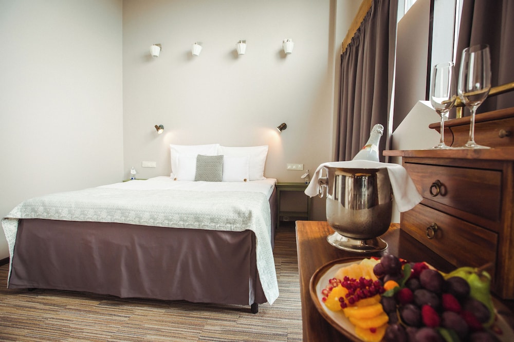 Promenade Suite - Photo 5
