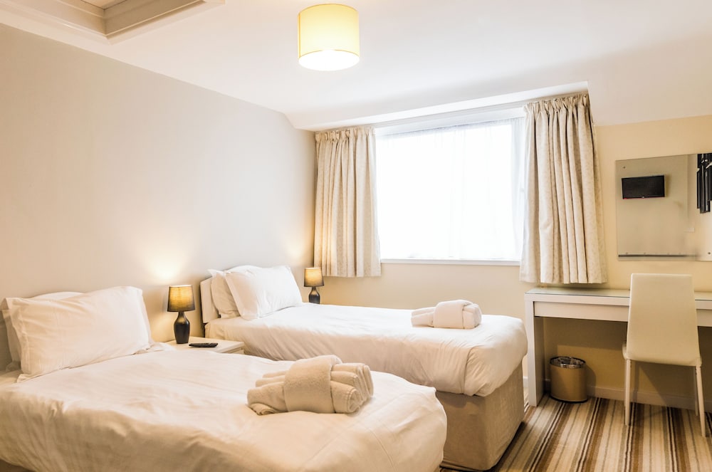 Standard Suite, 3 Bedrooms (No pets) photo 3