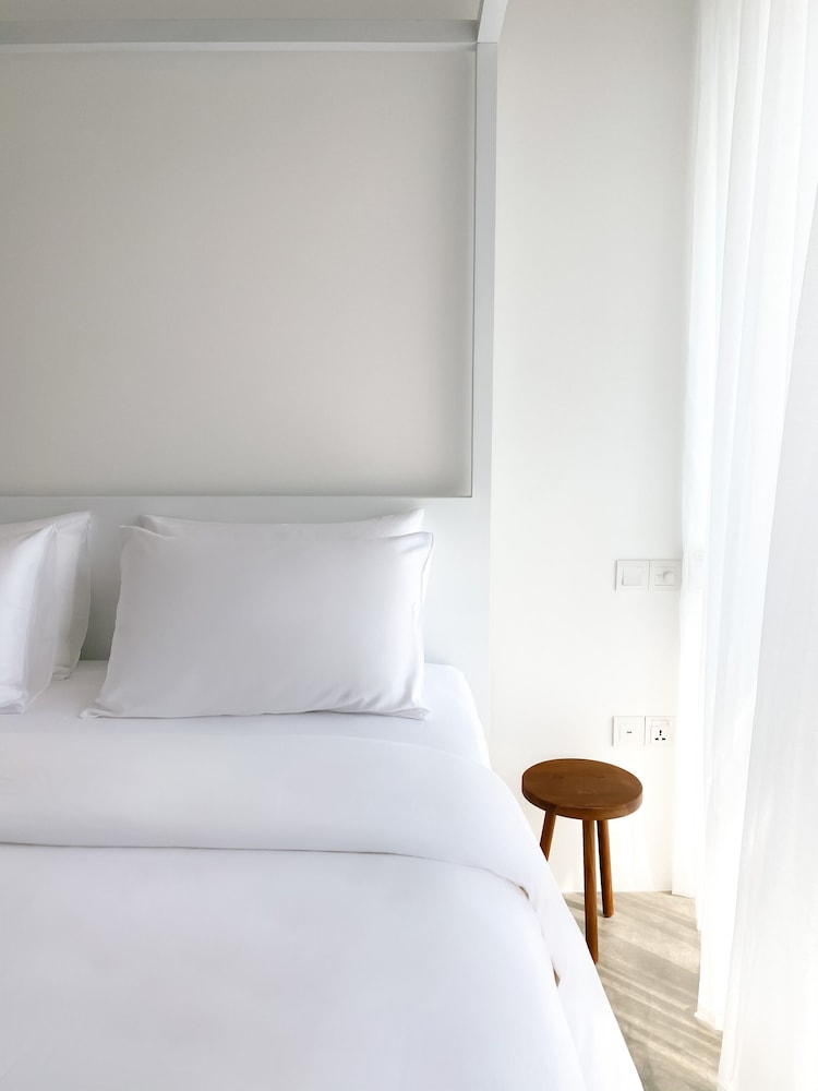 Deluxe Room, 1 King Bed, Garden View