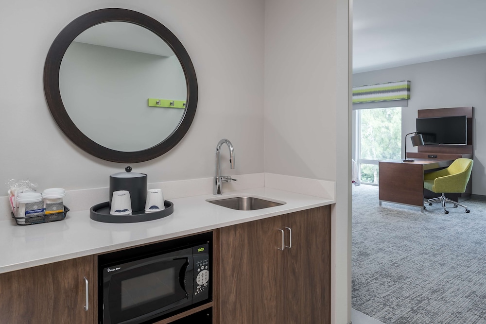 Studio, 2 Queen Beds, Accessible (Roll-In Shower) - Photo 4