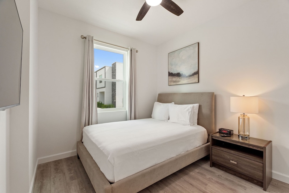 Townhome, 6 Bedrooms