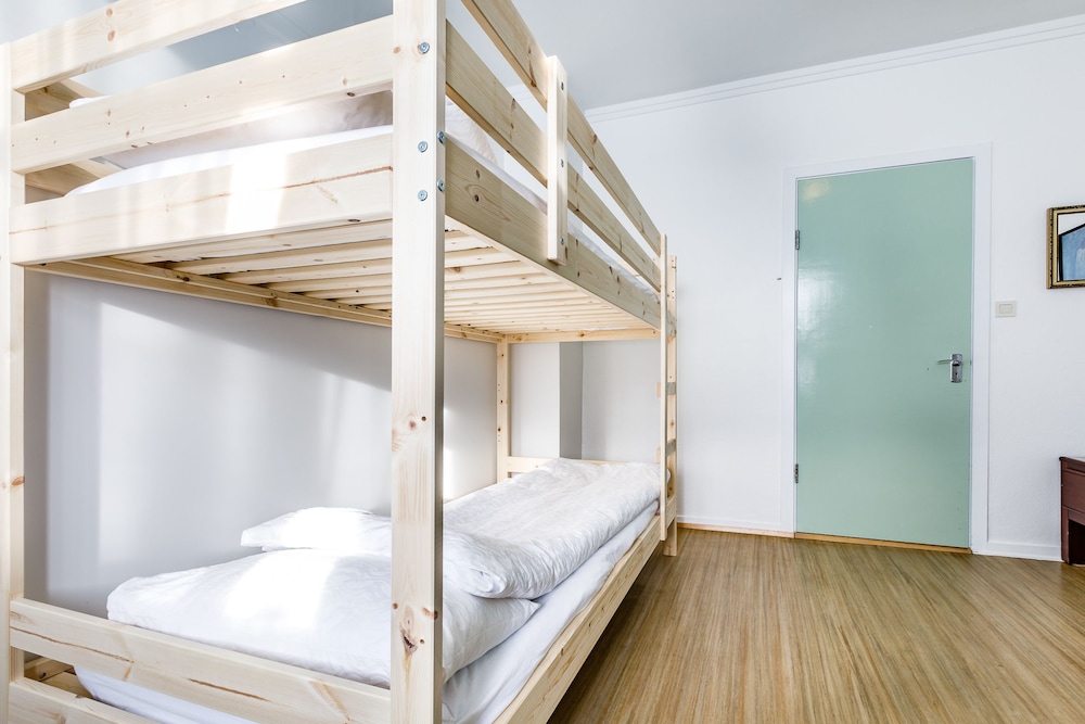 4 Person Bunk Bed photo 2