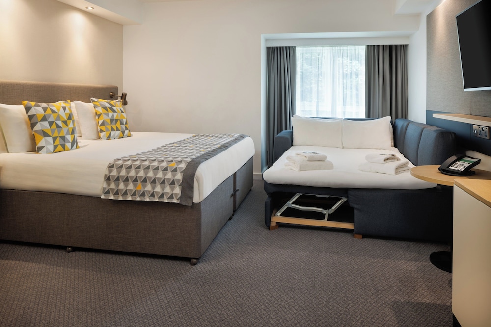 Premium Room, 1 King Bed - Photo 7