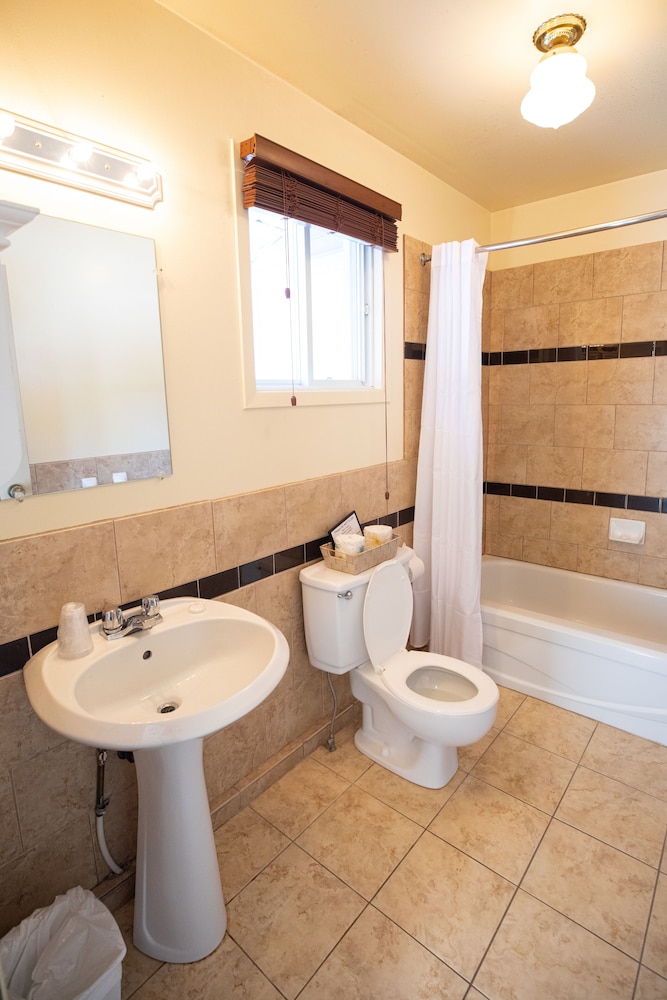 Comfort Studio Suite, 1 King Bed with Sofa bed, Fireplace, Lake View photo 3
