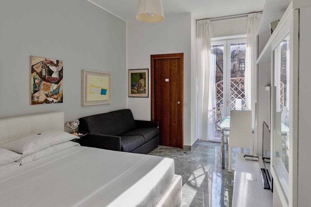 Executive Studio Suite