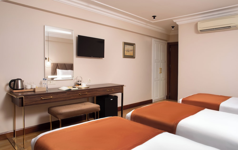 Standard Triple Room, 3 Twin Beds photo 2