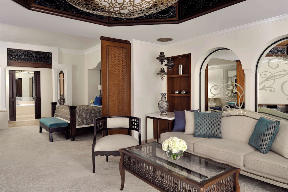 Junior Suite (residence, Uae Resident, With Host)