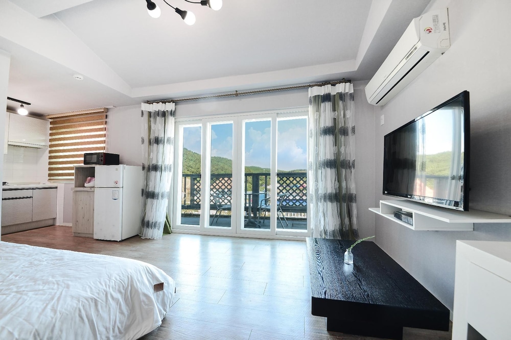 Basic Room, 1 Bedroom (Atom (1F/Private BBQ)) - Photo 5