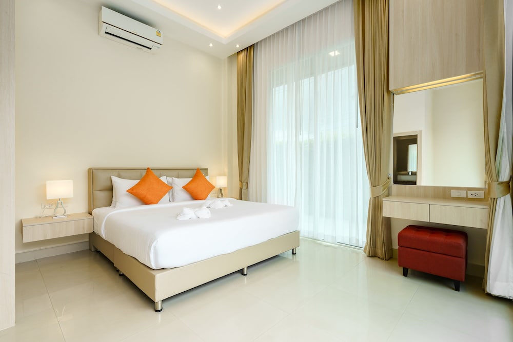 room photo