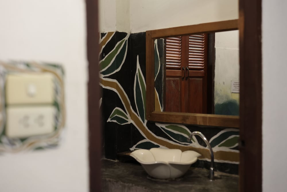 Deluxe Air Conditioned Villa photo 2