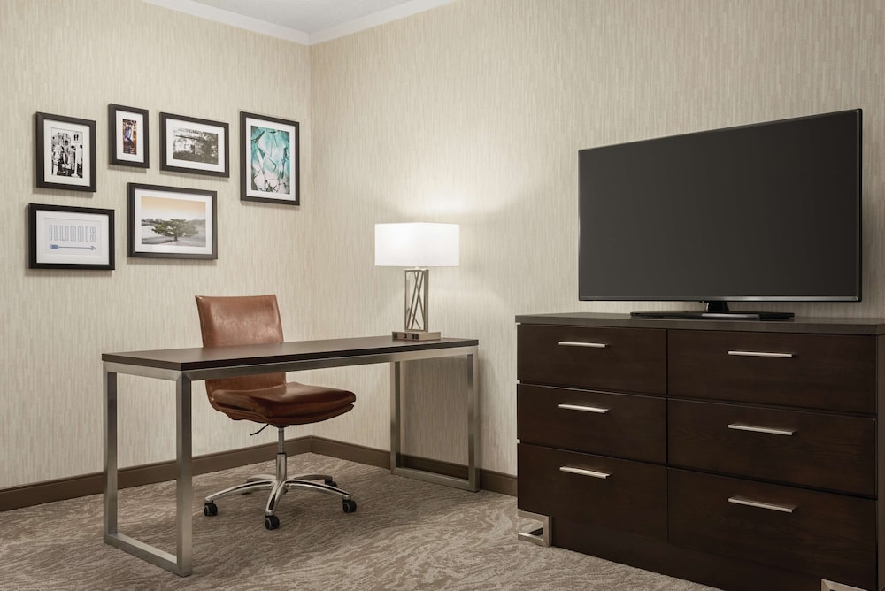 Premium Suite, 2 Double Beds, Non Smoking - Photo 2