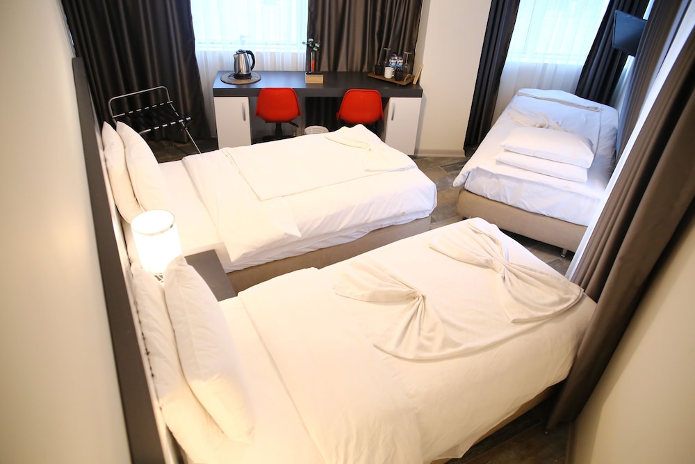 Standard Triple Room, Private Bathroom photo 1