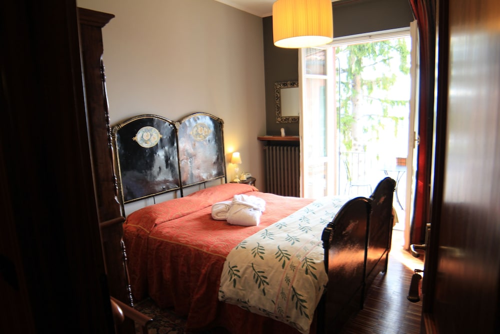 Panoramic Room, 1 King Bed, Balcony, Valley View