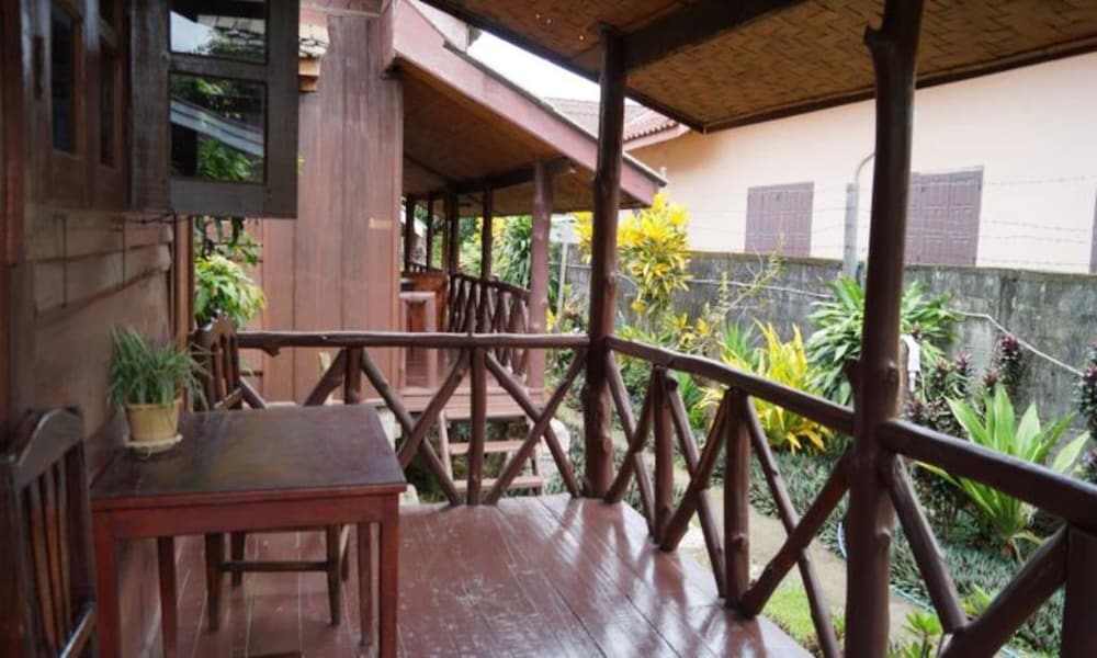 Family Room with Balcony photo 3