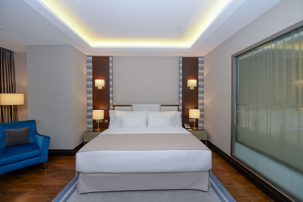 Deluxe Room (Sultan PH Suite & ADJ DLX Rooms)