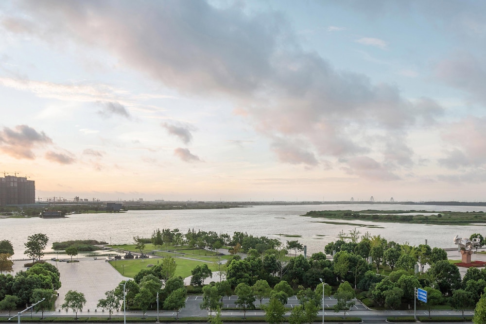Suite, 1 Bedroom, Lake View