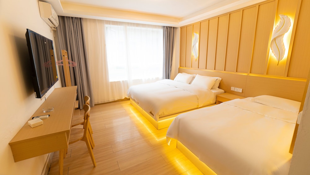 Basic Triple Room, Multiple Beds photo 3