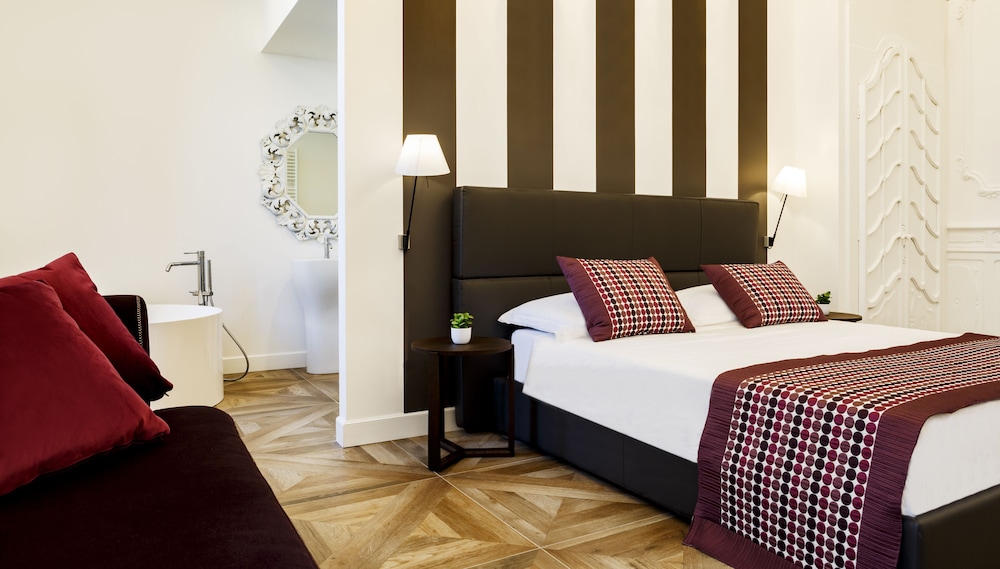 Suite, 1 King Bed, Non Smoking - Photo 9