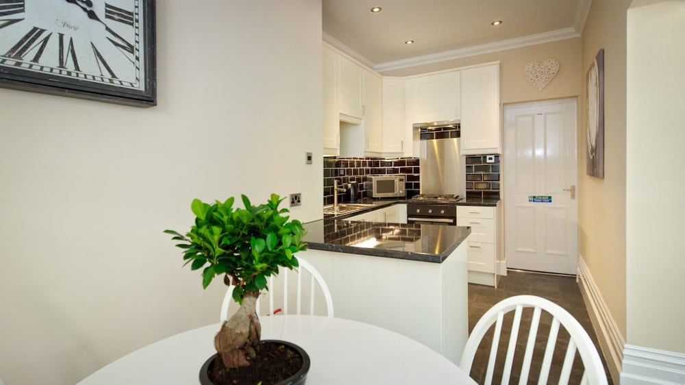 Executive Apartment, 1 Bedroom, Kitchen photo 2