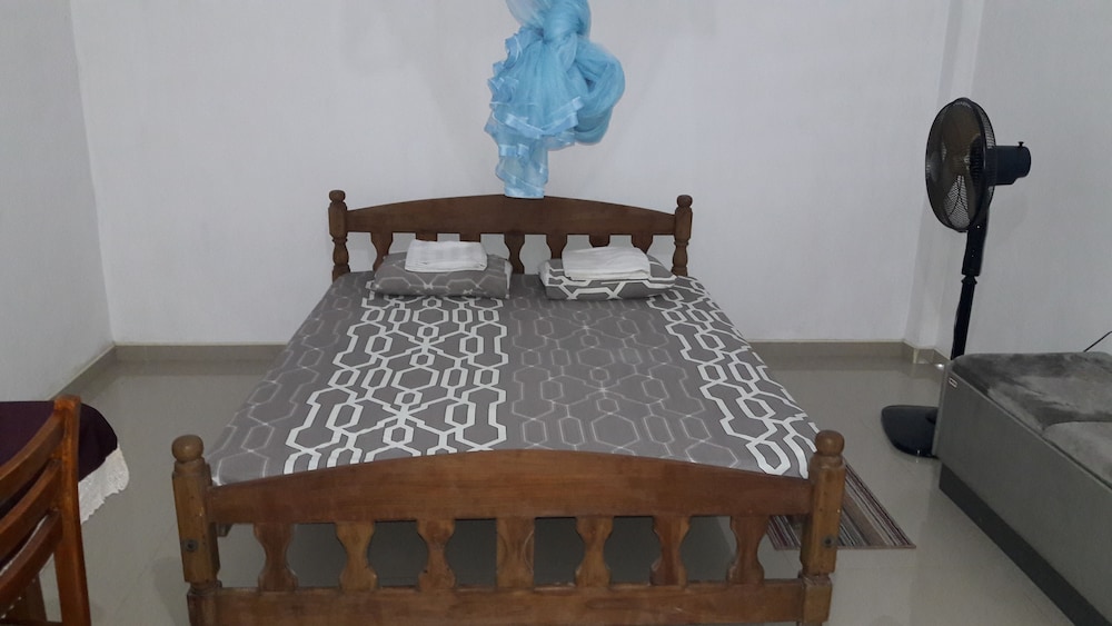 Basic Double Room, 1 Bedroom, Garden View photo 3