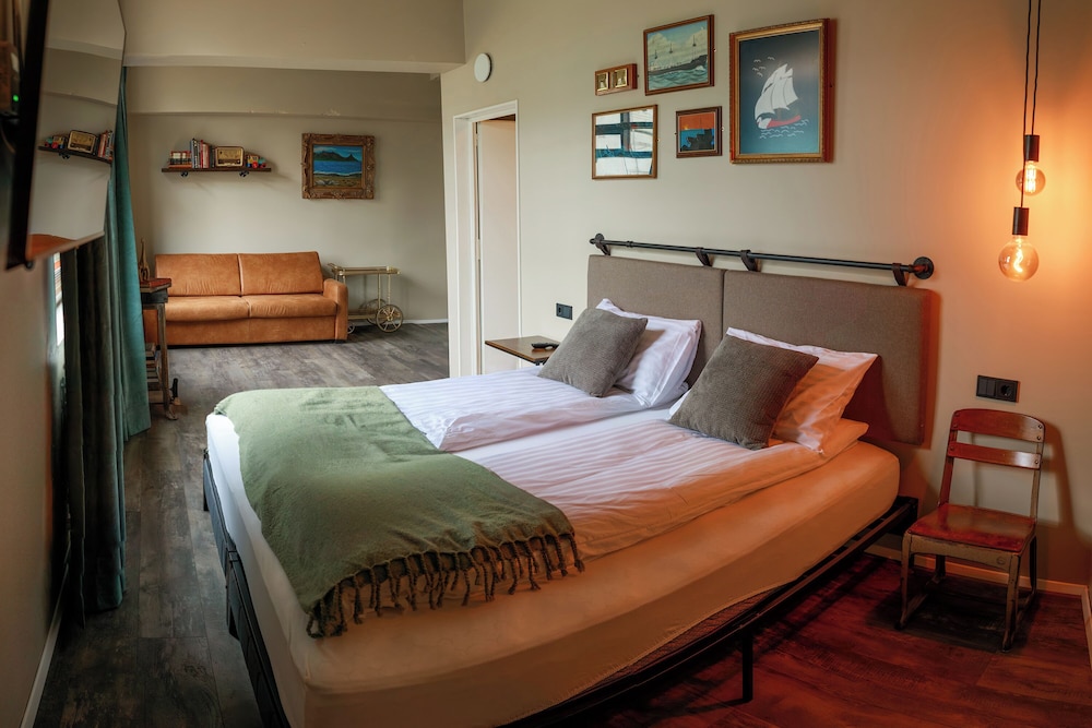 Deluxe Room, Private Bathroom photo 1