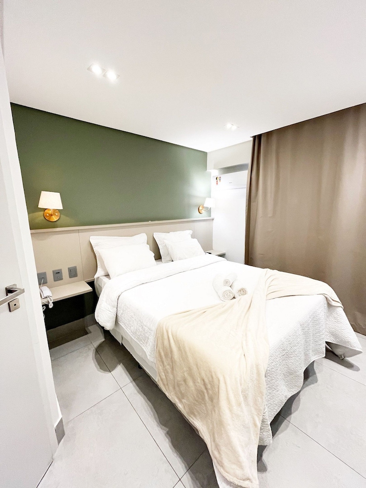 Bed in 4-Bed Dormitory Room photo 1