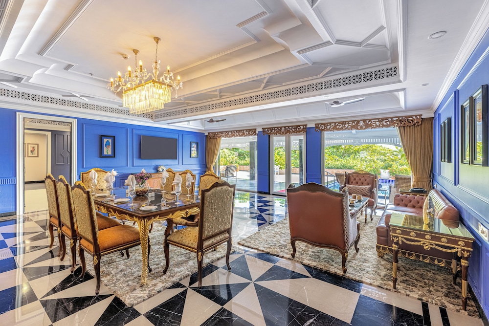Presidential Villa photo 3