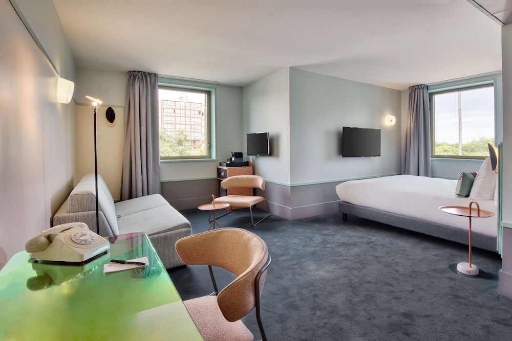 Classic Room, Multiple Beds, Non Smoking - Photo 5