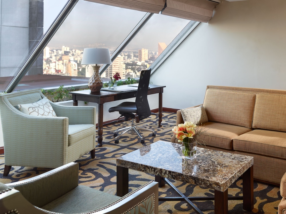 Executive Suite, 1 King Bed, Executive Level - Photo 2